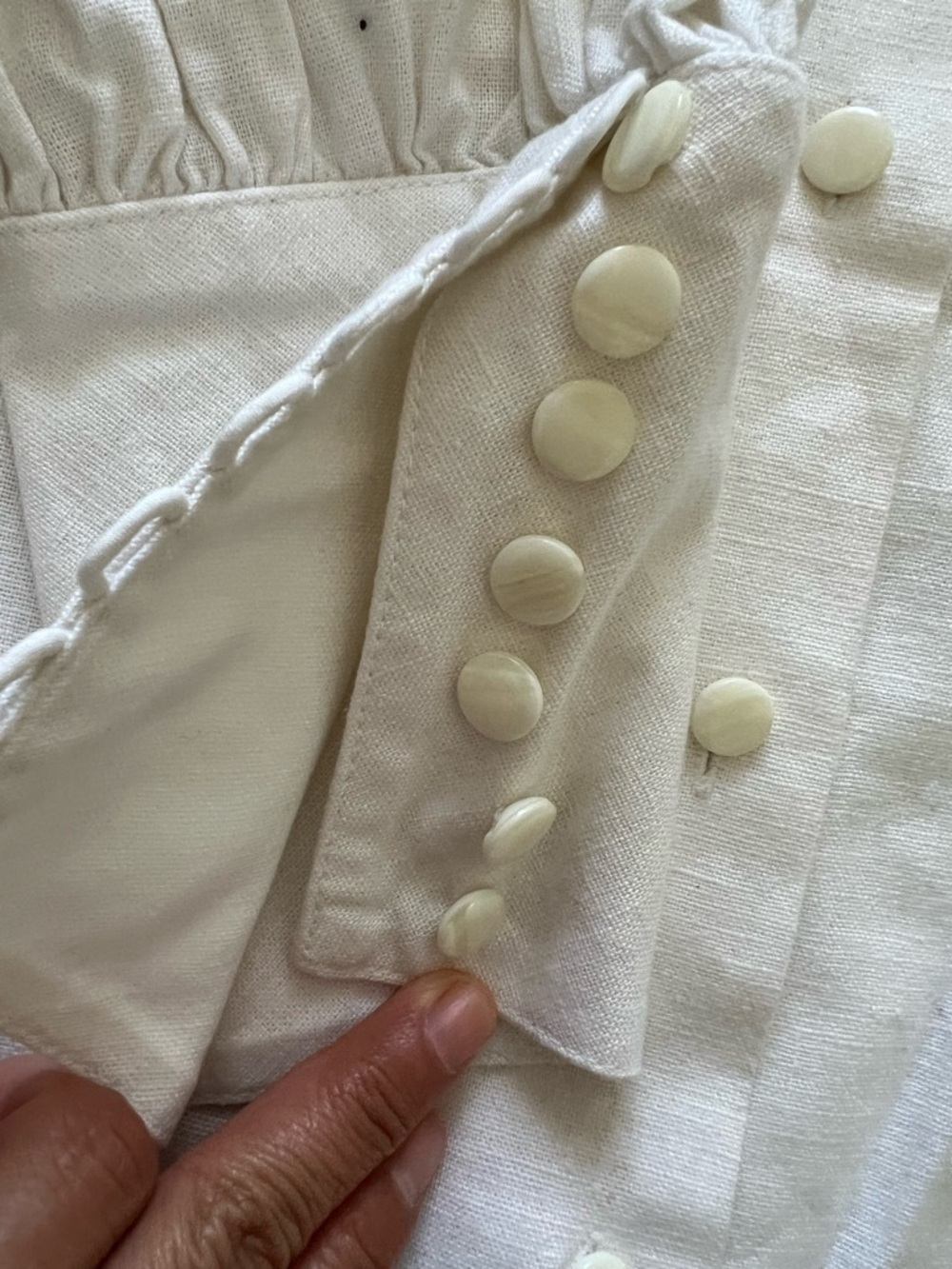 VINTAGE LINEN BLOUSE, EMBROIDERED BEAUTIFUL - Puff Sleeve Blouse - Picture 5 of 16